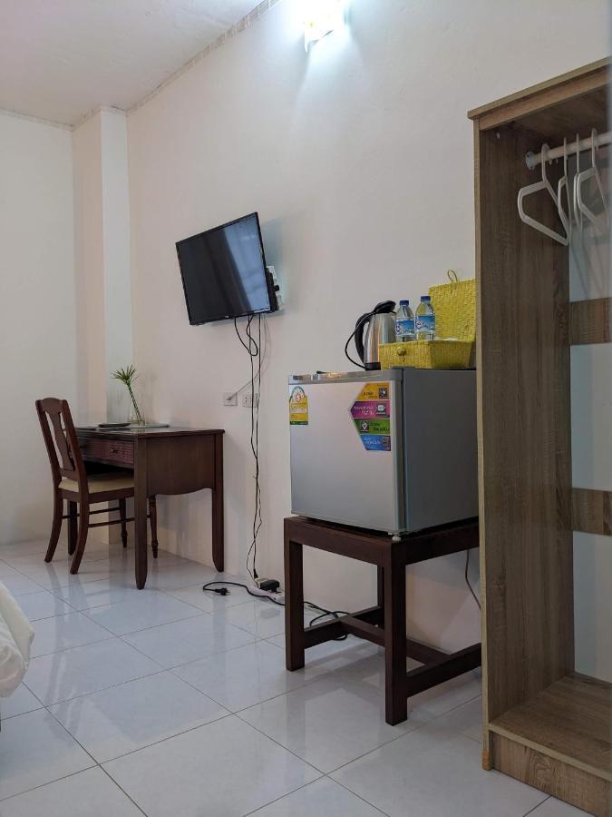 V At Panus Hotel Phanat Nikhom Ngoại thất bức ảnh