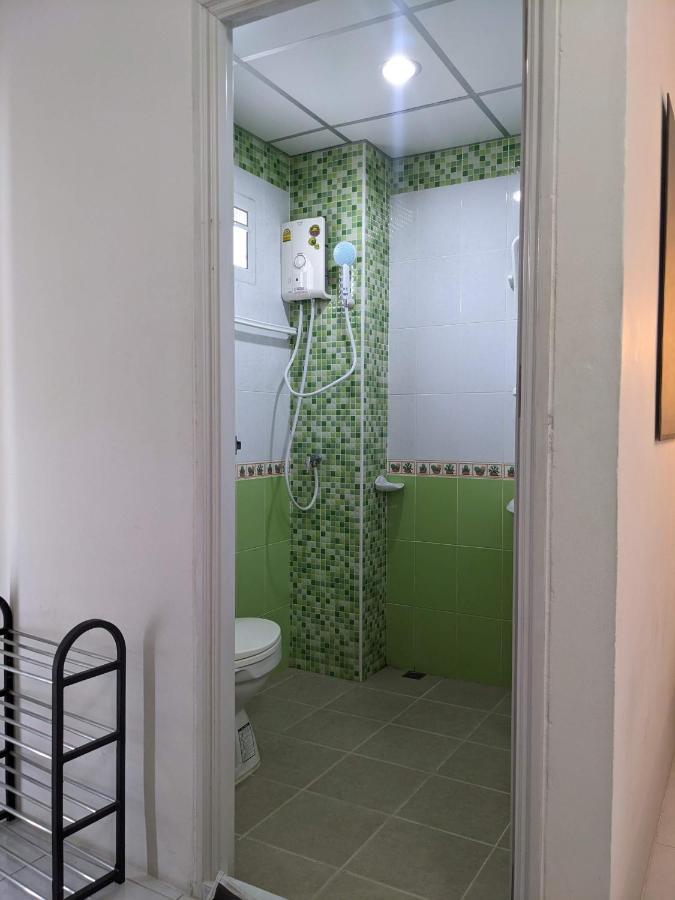 V At Panus Hotel Phanat Nikhom Ngoại thất bức ảnh